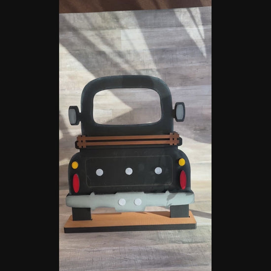 Video showing that the trucks have a white side and black side. Each side can be used to add inserts. 